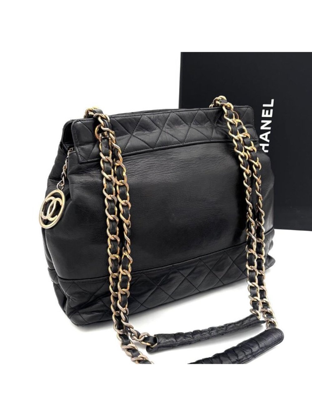 Chanel Quilted Lambskin Chain Shoulder Bag Black Gold